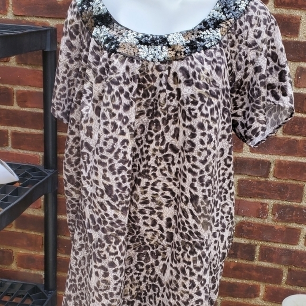 Leopard Print Sequin Tee 2x - image 4